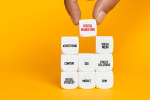 Estrategias y técnicas del marketing digital - Dobuss